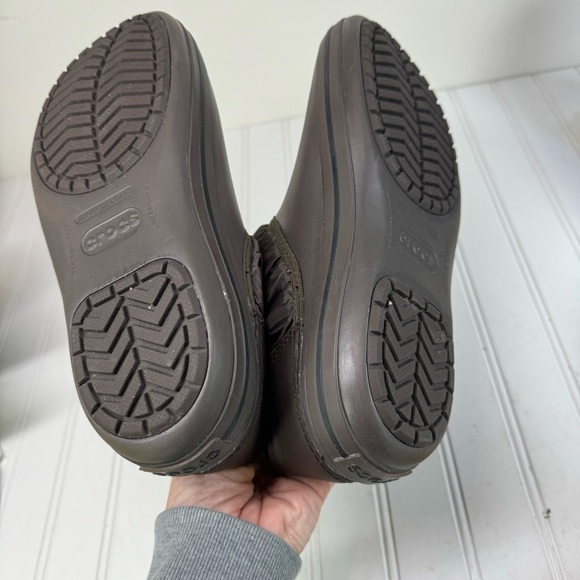 Crocs brown winter puff slip on boots - Picture 9 of 9